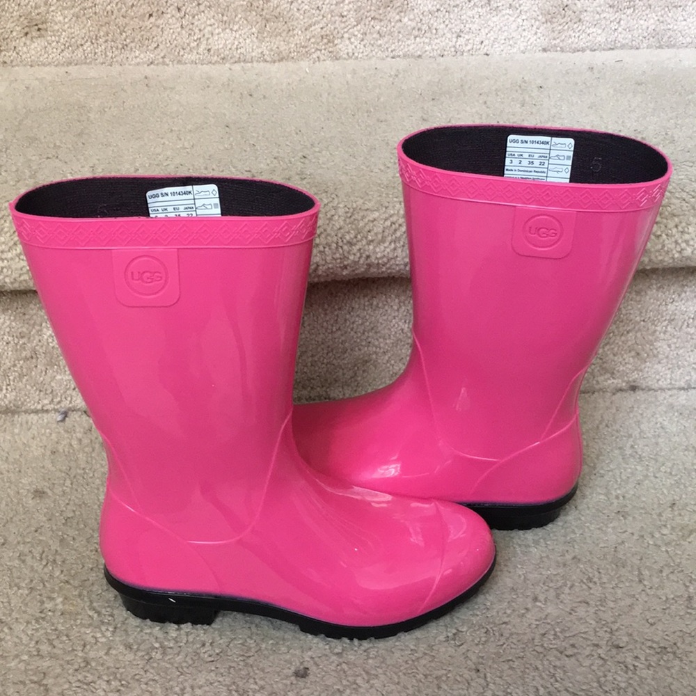 New UGG boots size 3